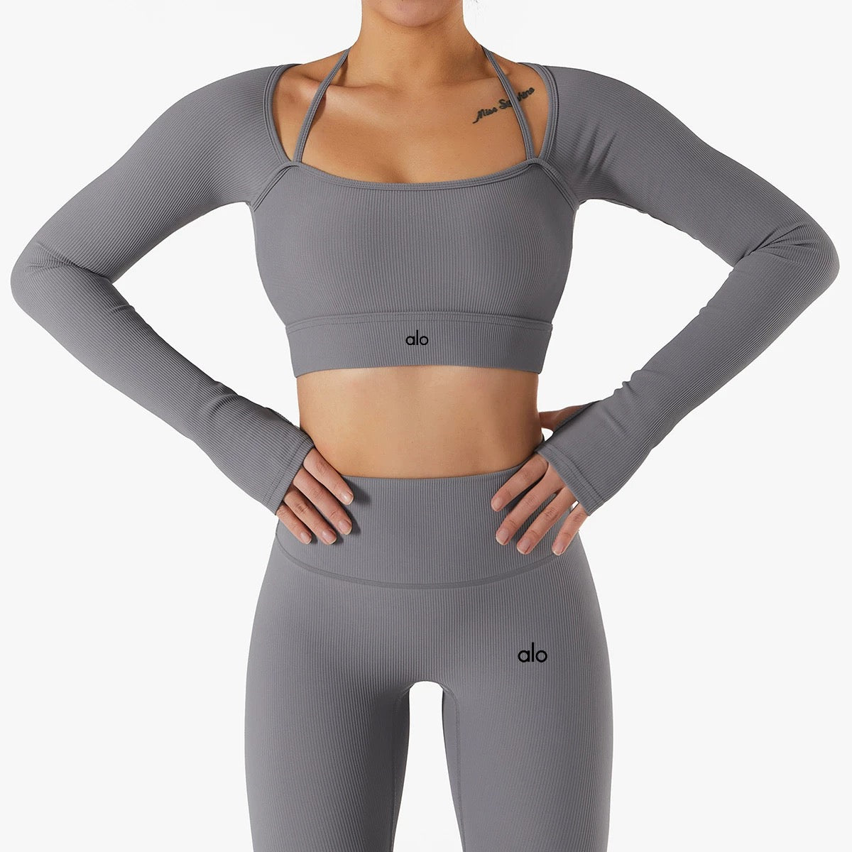 Conjunto Alo Yoga