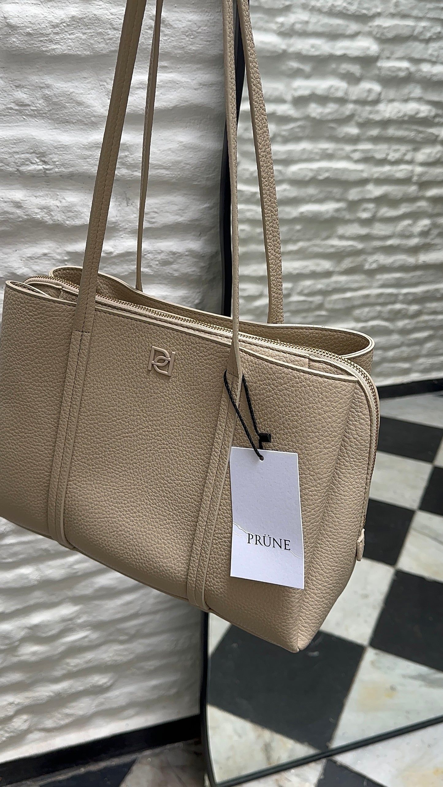 Shopper Gina
