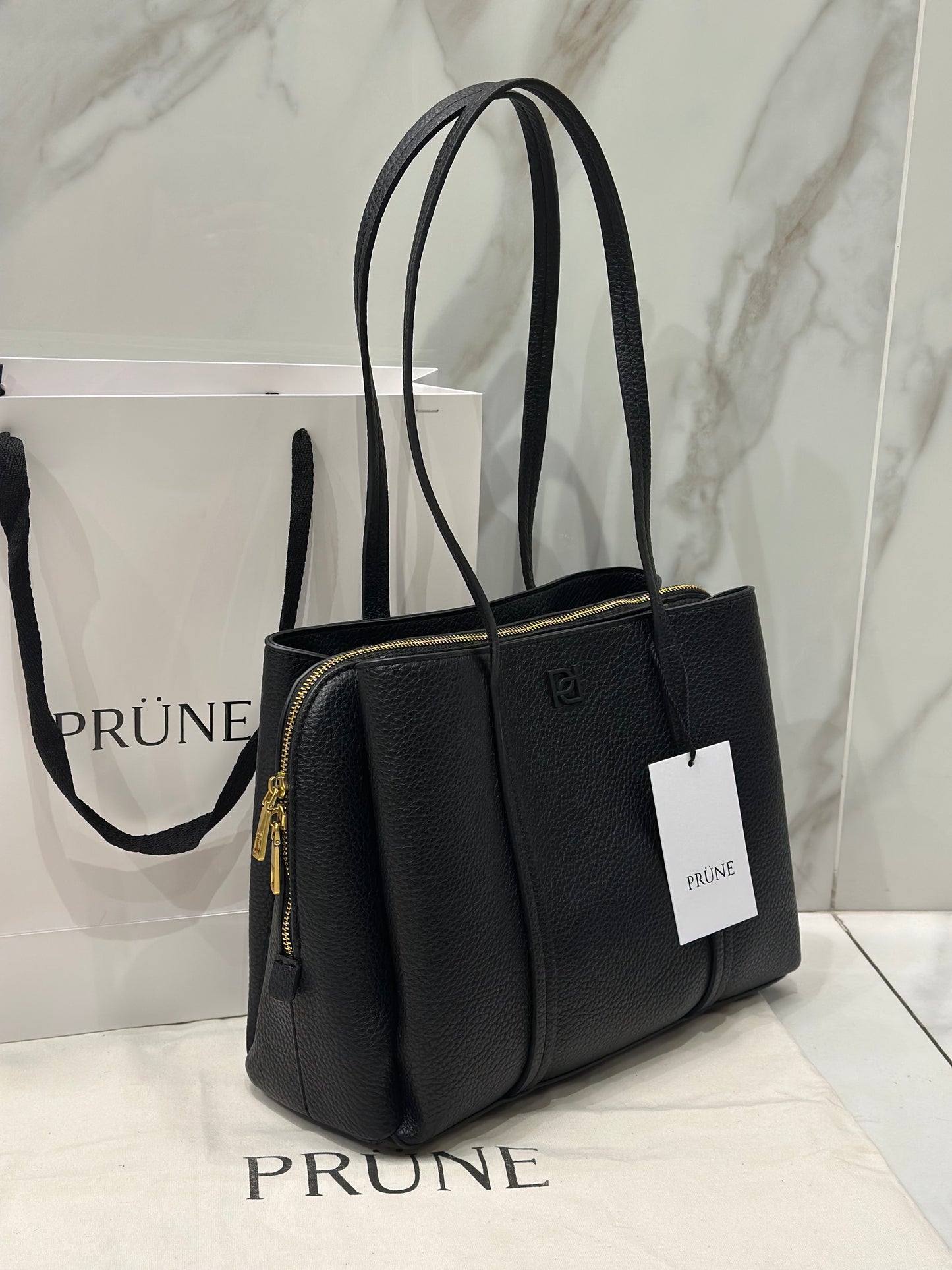 Shopper Gina